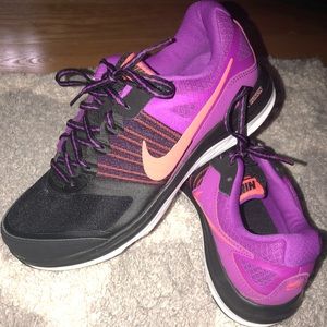 NEW Nike tennis shoes